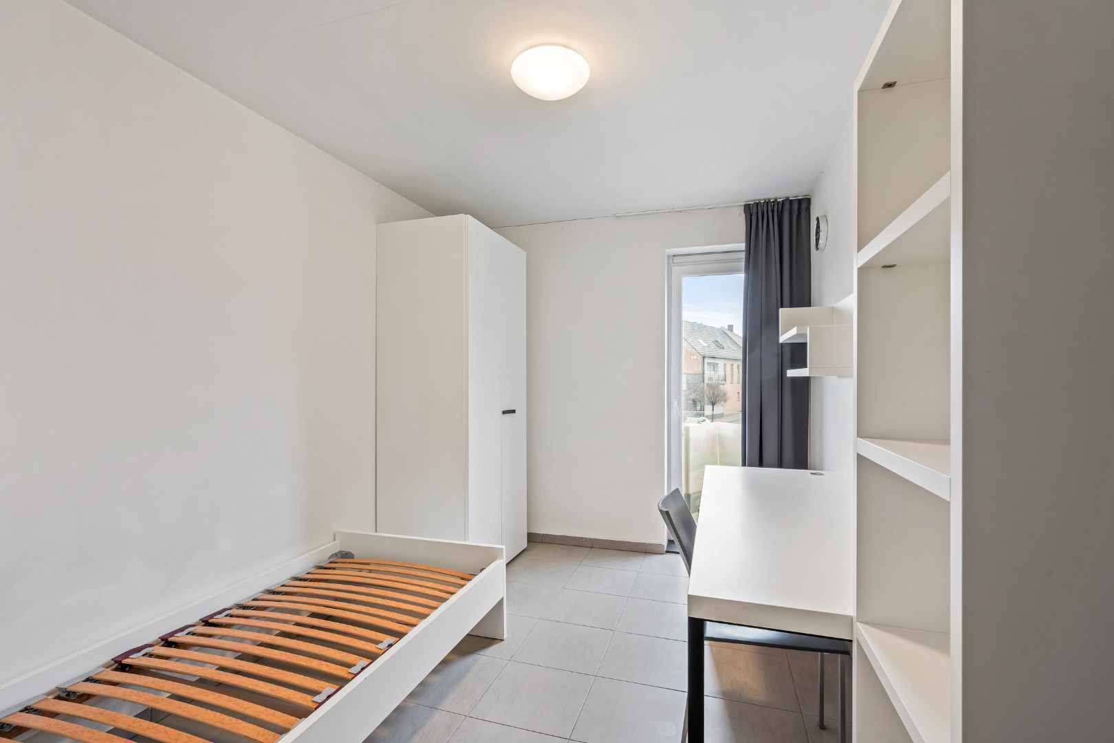 Student room with private bathroom in the center of Kortrijk - photo 5