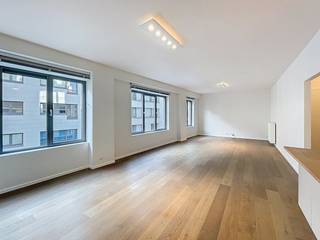 Brussel - Ruim 3 slaapkamer appartement van ±137 m² in het centrum van Brussel.Het appartement bevindt zich in de prestigieuze Zandstraat, op...