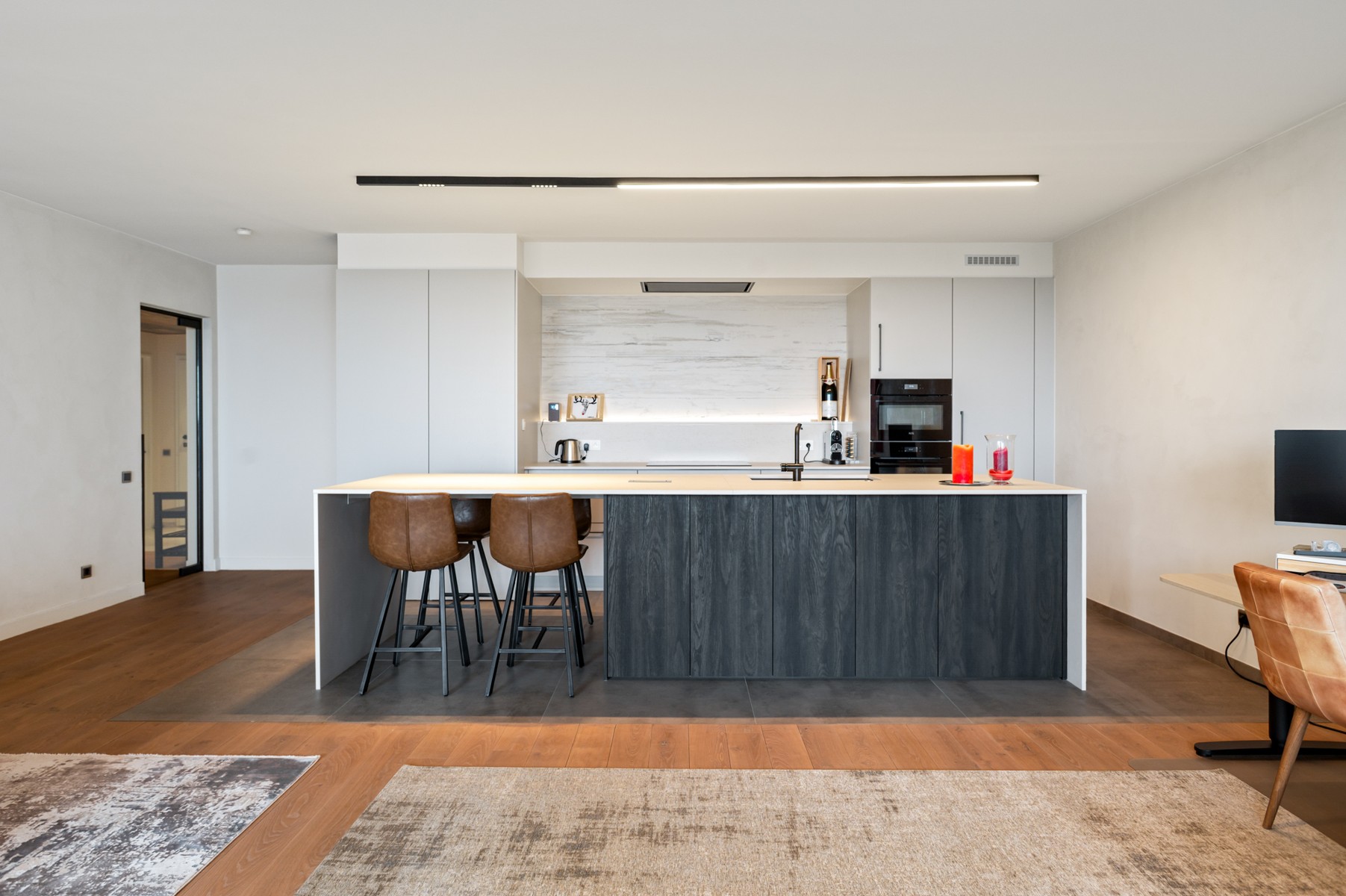 Gezellig, volledig gerenoveerd en instapklaar appartement 121m² + 26m² terras - foto 3