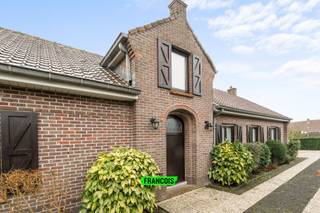 Op zoek naar een warme thuis waar ruimte, comfort en functionaliteit samenkomen? Deze charmante woning, gelegen in de August Pauwelslaan 36, biedt...