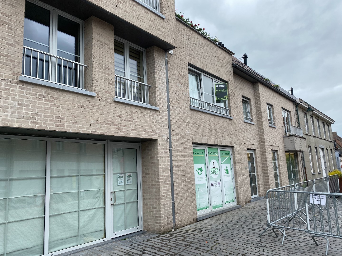 Recent energiezuinig appartement op de 1ste verdieping met 2 slaapkamers, terras en autostaanplaats - foto 3