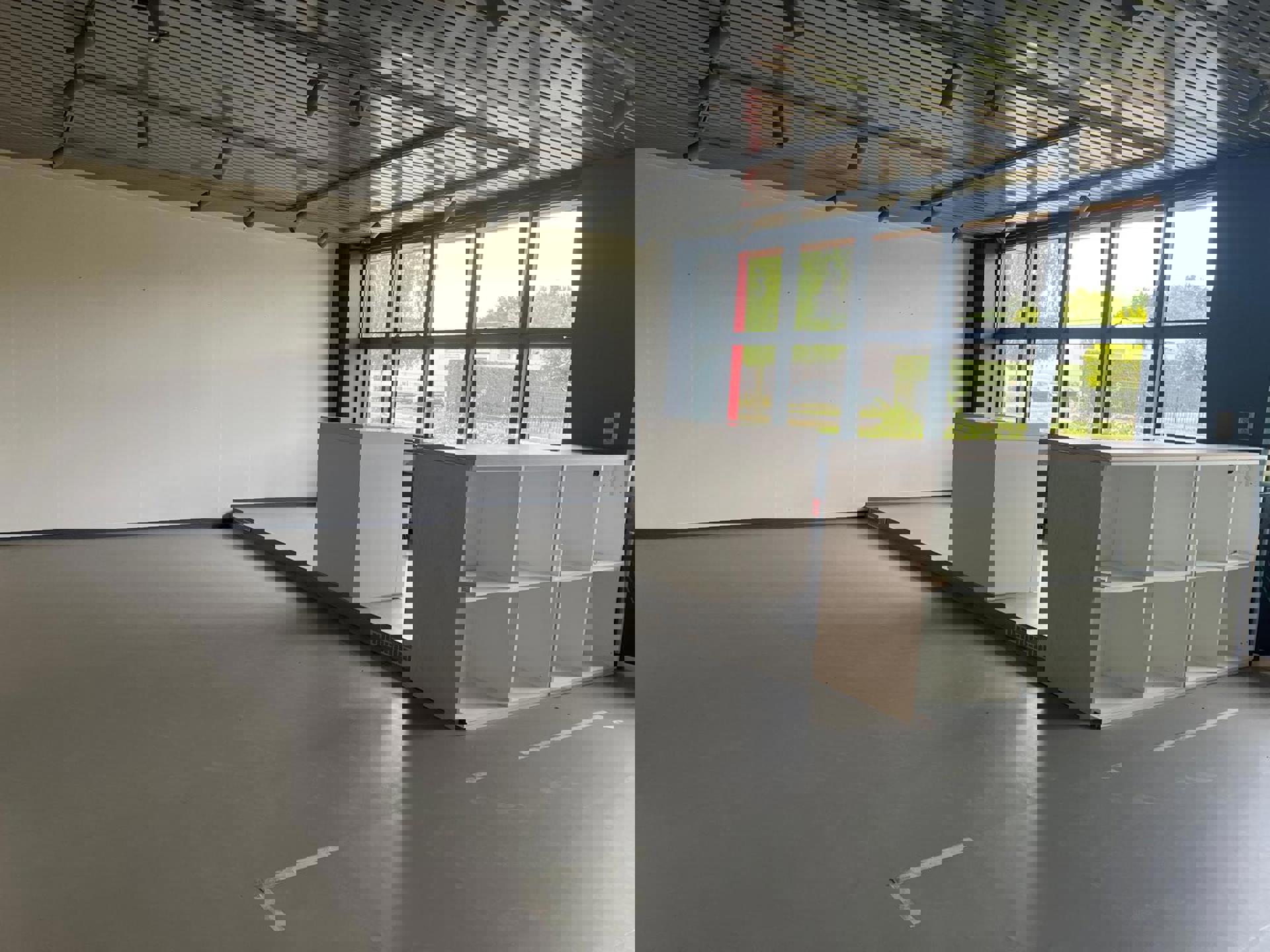 Showroom/kantoor ca. 600m² met veel lichtinval te Malle - foto 2