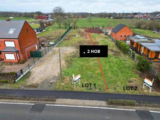 Mooie bouwgrond voor halfopen bebouwing . (lot 2A+2B: 1048m²)Landelijk gelegen te Laakdal. Een topverbinding met de E313 en scholen, winkels,...