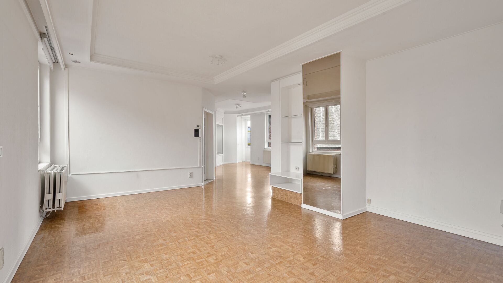 Lichtrijk appartement met veelzijdige aansluitende studio - uitzonderlijk potentieel - foto 1