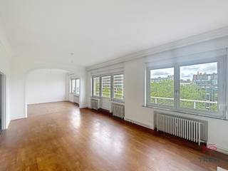 IXELLES, aan de prestigieuze Louizalaan, op een steenworp afstand van de wijk Châtelain, aangenaam appartement van ±180 m², ongemeubileerd, gelegen...