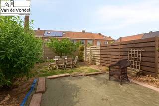 Op zoek naar een compact en 100% instapklaar appartement met mooi terras en zonnetuin ?Dit gezellige gelijkvloerse appartement in het centrum van...