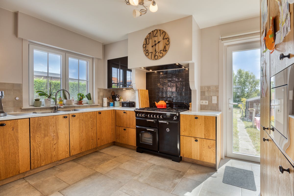 Gerenoveerde open woning met 4 slaapkamers in Kortemark! - foto 3