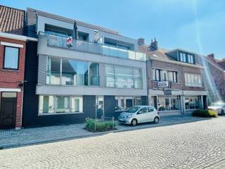 Op wandelafstand van de Markt en in de nabije omgeving van winkels, vinden we dit duplexappartement met een oppervlakte van 113m². Het appartement...
