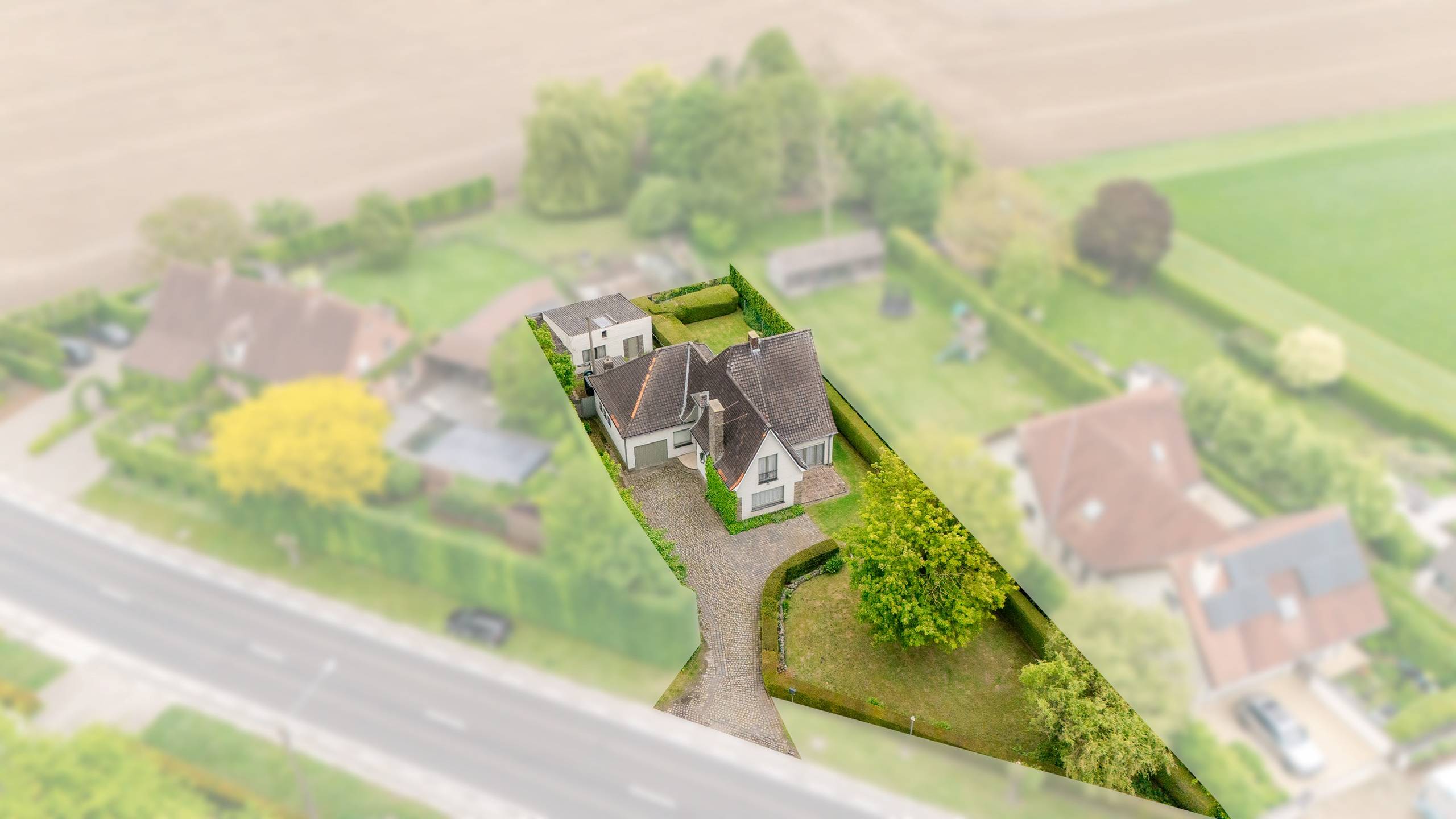 Karaktervolle villa met veel potentieel op royaal perceel - foto 2