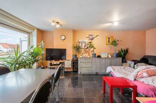 <p><span>Zonnig geörienteerde op te frissen studio op wandelafstand van het centrum en het station.  </span></p><p><span>De leefruimte is één en al licht door de grote ramen en staat in directe verbinding met het terras waar het aangenaam vertoeven is.</span></p><p><span>U kijkt uit op een groene omgeving met een kindvriendelijk karakter. </span></p><p><span>Een open keuken met cottage-look. De hal biedt u plaats voor ingemaakte kasten. </span></p><p><span>Volledig betegelde badkamer met douche, toilet en stijlvol lavabomeubel. </span></p><p><span>De studio is afgewerkt met een tegelvloer, raamprofielen met dubbele beglazing en beschikt over een blanco elektrische keuring. </span></p><p><span>In de residentie Filadelfia zijn er afzonderlijke meters en een gemeenschappelijke fietsenstalling.</span></p><p><span>Het gebouw is recentelijk voorzien van een nieuwe voorgevel, achtergevel, terrassen en dakbekleding. </span></p><p><span>Voor de residentie bevindt er zich een bushalte. </span></p><p><span>De huidige groenzone wordt in de nabije toekomst verder uitgebreid. </span></p><p><span> </span></p><p><span> </span></p>