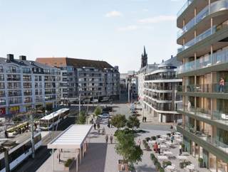 <p><span>Residentie Luxor is de naam van het toonaangevend wooncomplex bestaande uit 24 luxueuze appartementen met leefterrassen op het Koning Leopold III-plein. De unieke architectuur, ruime appartementen en centrale ligging maken dit project enig in zijn soort. Het project bestaat uit appartementen met 2 &amp; 3 slaapkamers en een ondergronds garagecomplex. Het combineren van meerdere appartementen is hier nog perfect mogelijk. Deze eyecatcher is de perfecte uitvalsbasis om de Belgische kust te verkennen.</span></p><p><span>U zoekt een woonappartement met ruim terras? Dit appartement biedt u dit alles. </span></p><p><span>De leefruimte met de open ingerichte keuken bevindt zich aan de kant van het plein. De leefruimte staat in directe verbinding met het zonnig terras. </span></p><p><span>Op de achterzijde vinden we 2 slaapkamers.</span></p><p><span>Badkamer met bad of inlooppdouche en dubbele lavabo. Er is een afzonderlijk toilet. </span></p><p><span>Mogelijkheid tot aankoop staanplaats en/of fietshaak in het gebouw. </span></p><p><span>Mits afspraak kunnen er nog wijzigingen worden doorgevoerd in de indeling. </span></p><p><span>De hoogwaardige afwerking van vloeren, keuken en badkamer maken dit een interessante opportuniteit. </span></p><p><span>De verwarming is via een warmtepomp en dus volledig conform de energiedoelstelling van 2050.</span></p><p><span> </span></p>