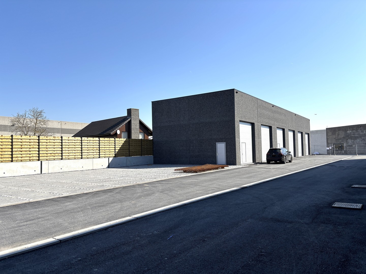 Commercial à louer à Oostnieuwkerke - photo 2