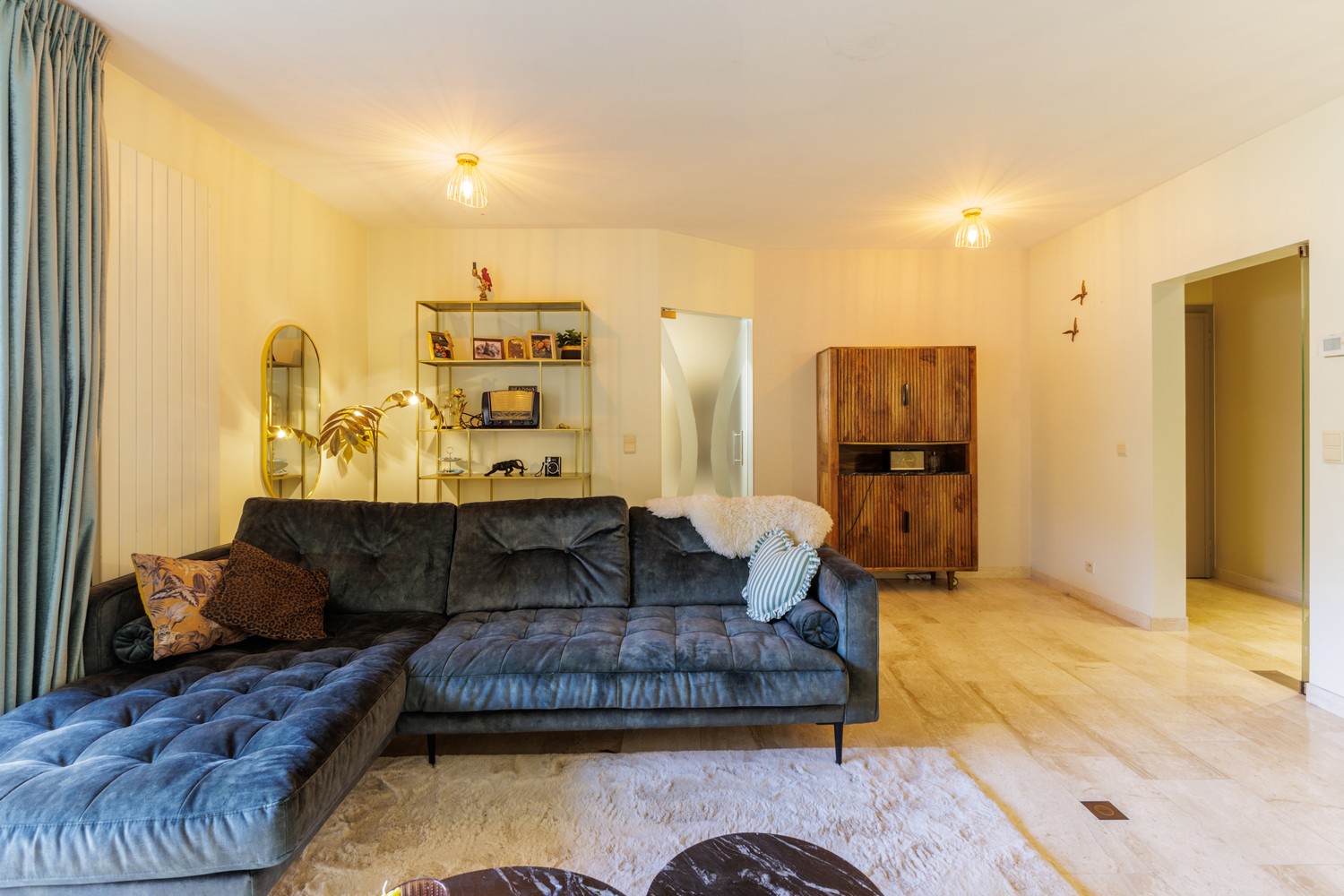 Instapklaar appartement met 2 SLPK's, zeer ruim terras & autostaanplaats - foto 5