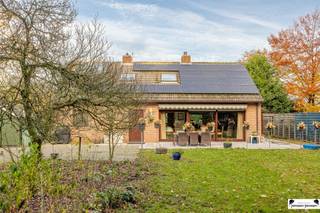 Rural house on a plot of over 6,000 m²In green and beloved Wuustwezel, this rural home in agricultural area is beautifully located on a generous plot...