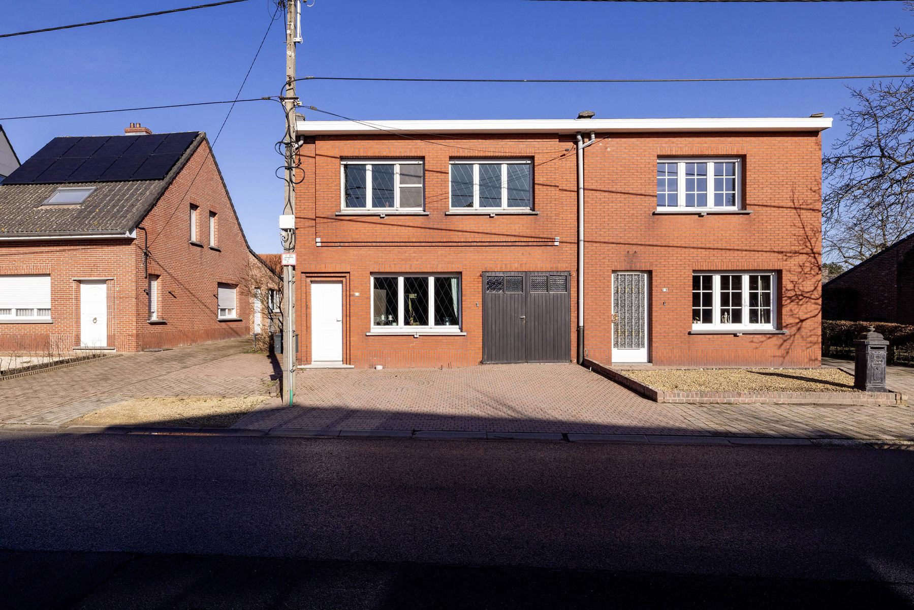 Te renoveren woning met 3 slpk, inpandige garage en tuin - foto 1