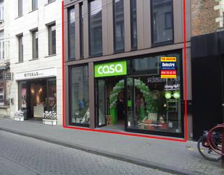 Op een uitstekende locatie in het centrum van Diest bevindt zich dit moderne commerciële pand met een totale oppervlakte van ca. 694 m².Het...