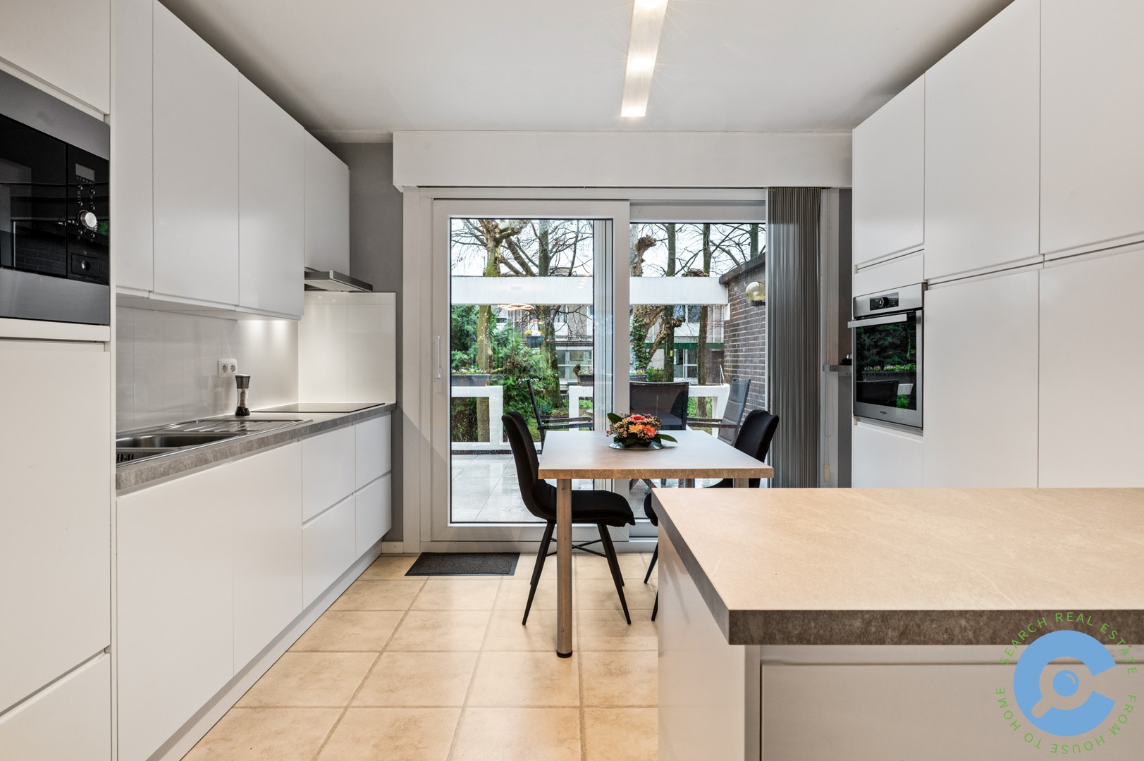 Ruime woning met 3 slaapkamers en garage! - foto 4