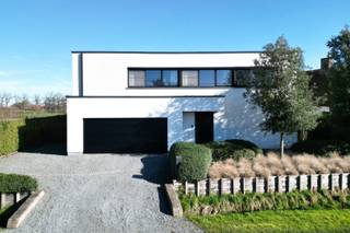 Landbergh bezoekdag: deze villa met grote raampartijen en zicht op agrarisch gebied bezoeken tijdens het bezoekmoment op donderdag 12 maart tussen...