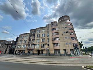 Bezoekdag donderdag 10/07 tussen 16:30u en 18u00 mits het maken van een afspraak.Deze studio van 📐 44 m² bevindt zich op een uitstekende locatie in...