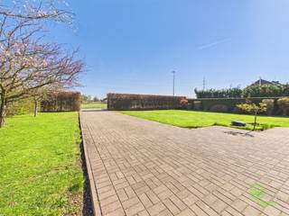 + Si vous cliquez sur ce bien sur notre site web (www.empresaconsult.be), vous trouverez toutes les informations ! +Cette maison de plain-pied...