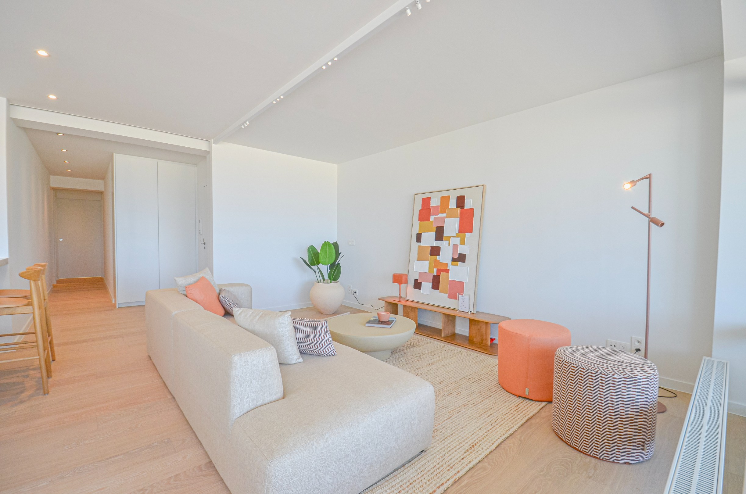 Exclusief – Stijlvol volledig gerenoveerd appartement met frontaal zeezicht. - foto 4