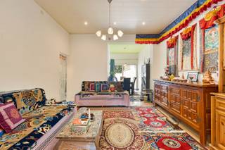 <span><span>Dit is een bijzonder object. Het betreft een groot huis, bestaande uit 3 zelfstandige appartementen, waarvan 2 kadastraal gekend. Het gelijkvloers appartement met 2 slaapkamers in de sous-sol, en toegang tot een groot terras wordt thans bewoond door de eigenaars. Op de 1° verdieping een appartement met 2 slaapkamers, en op de 2° verdieping een appartement met 1 slaapkamer. Elk woongedeelte is uitgerust met een keuken, badkamer en wc. Verder is het gebouw voorzien van een wasruimte en keldergang. Geen syndicus kosten en geen lift.<br /><br />Via de hal heb je toegang tot het gelijkvloerse woongedeelte en de 2 woonkamers, een eetgedeelte met open keuken plus toegang tot het groot terras. Een binnentrap leidt naar de 2 slaapkamers, wasruimte en keldergang.<br />Via de hal met trapopgang naar de 1° en 2° verdieping bereik je de 2 appartementen, met aan de straatzijde de living en afzonderlijke keuken, en achteraan het slaapgedeelte.<br /><br />Bijzonderheden:</span></span>
<ul>
<li><span><span><strong>Ideaal als opbrengsteigendom</strong>;</span></span></li>
<li><span><span>Zeer interessant voor wie zoekt naar veel woonruimte;</span></span></li>
<li><span><span>Geen lift & geen syndic;</span></span></li>
<li><span><span><strong>Asbestveilig</strong>;</span></span></li>
<li><span><span>Voorzien van isolerende beglazing;</span></span></li>
<li><span><span>Glv gunstig Energielabel C, 1° verd. D en 2° verd. F.;</span></span></li>
<li><span><span><strong>Elektriciteit & Aardgas installatie gekeurd & conform</strong>;</span></span></li>
<li><span><span>Alle voorzieningen gelegen op loopafstand;</span></span></li>
<li><span><span>Bus, tram, trein met hoge vervoerfrequentie vlakbij;</span></span></li>
<li><span><span>Simulatie Huuropbrengst : € 2.400 p/m (900 + 750 + 750);</span></span></li>
<li><span><span>Uitstekende bereikbaarheid per auto;</span></span></li>
<li><span><span>In de nabijheid van restaurants, supermarkten en centrum;</span></span></li>
<li><span><span>Strand & Noordzee op 400 meter.</span></span></li>
</ul>
<br /><span><span>Hebben we uw interesse gewekt? Wenst u meer info of een bezoek ter plaatse? Neem contact met ons kantoor op het nummer 051 50 11 51 of per mail via diksmuide@diksimmo.be.</span></span>