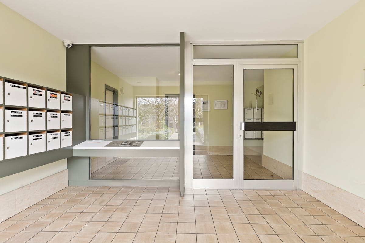 Exceptionally spacious apartment with 2 terraces for sale - photo 4