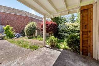 Deze charmante hoeve met romantische tuin zal u zeker en vast kunnen bekoren. Zodra we binnen stappen in deze woning denk je er de...