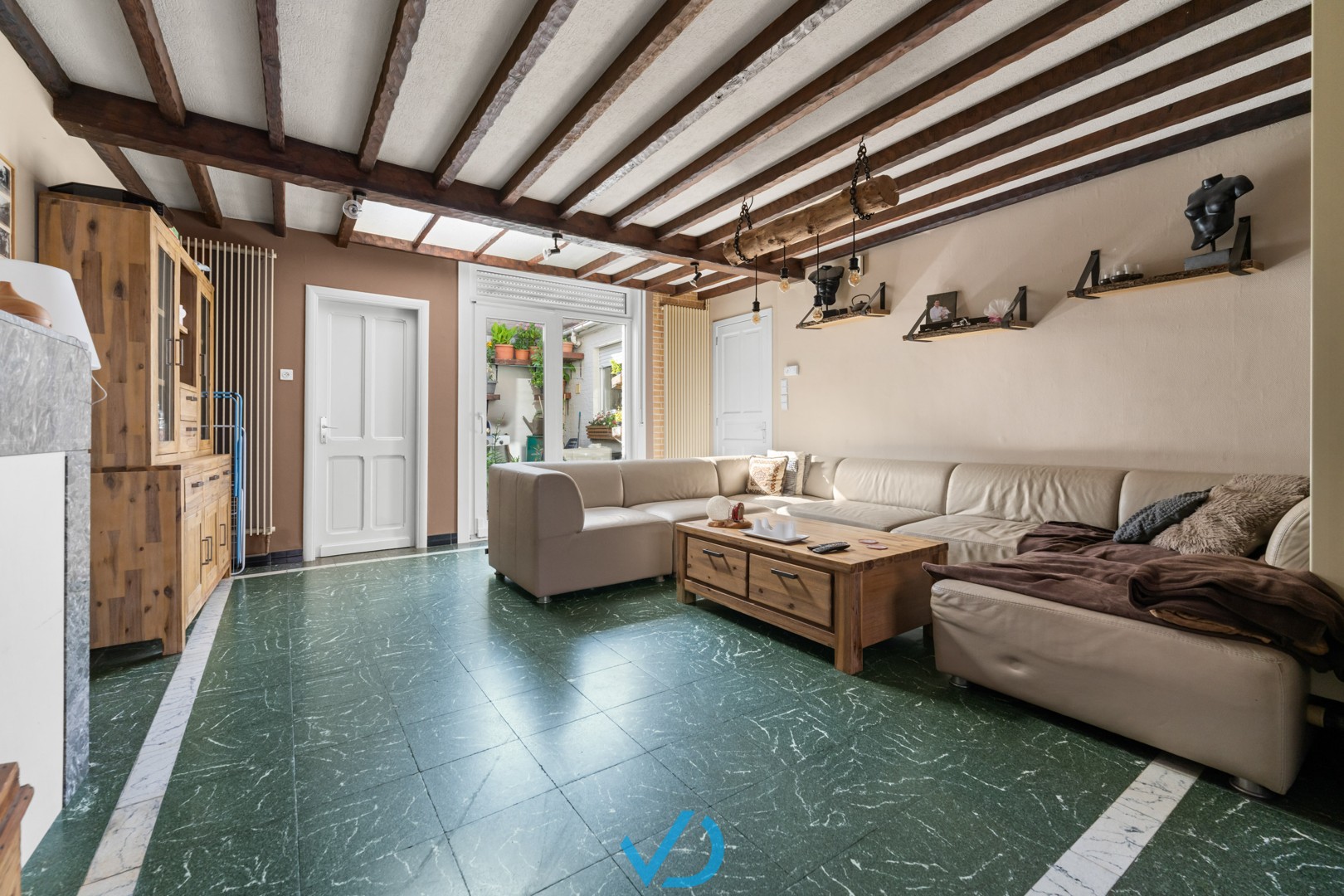 Instapklare stadswoning met garage in het hart van Poperinge! - foto 4