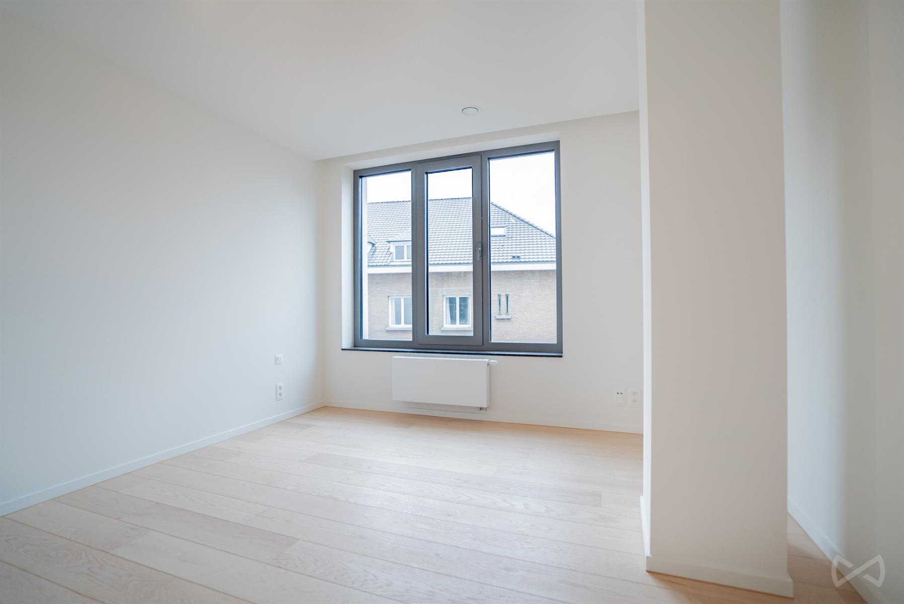 Oudergem: 1 slpk. met terras in recent gebouw - foto 4