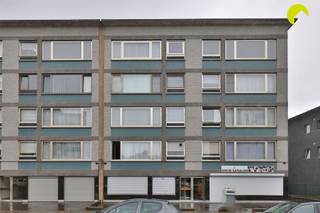 Dit gerenoveerde gelijkvloers appartement is gunstig en centraal gelegen aan de bekende Lambrechtshoekenlaan. In de nabije omgeving bevinden...