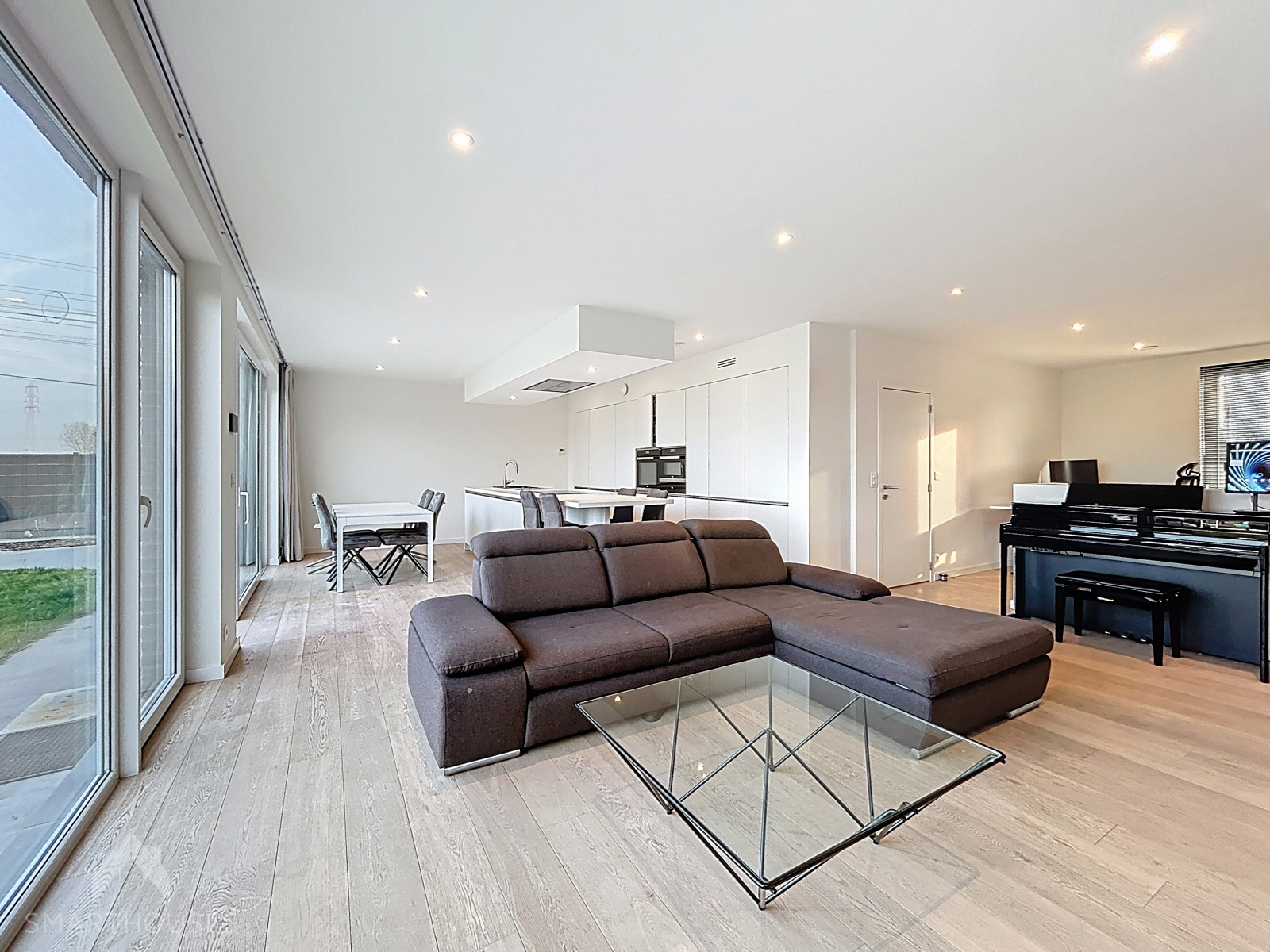 Instapklare woning op 741m² met 4 slaapkamers en bureel - foto 3