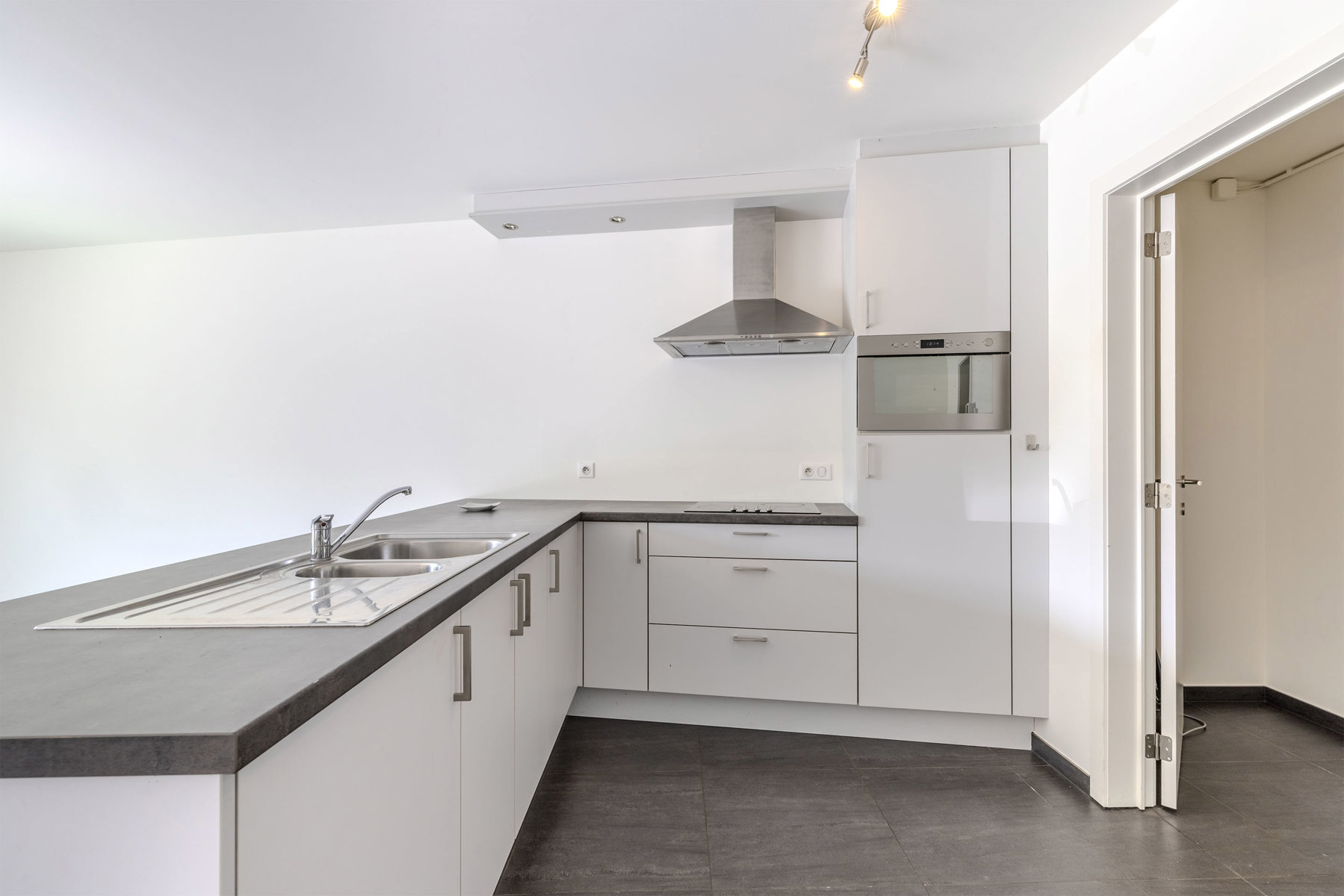 Instapklaar gelijkvloers appartement (97 m²) + parkeerplaats - foto 5