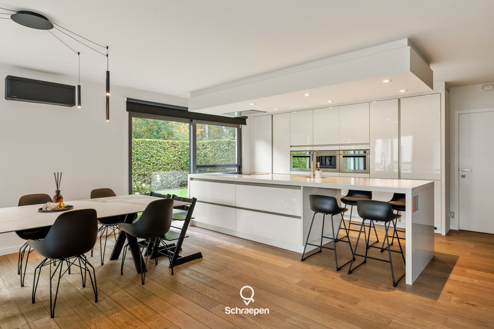 Hoogwaardig afgewerkte gezinswoning (232 m²) op zuidelijk georiënteerd perceel van circa 7 are! - foto 3