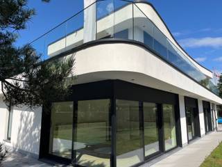 Deze recente moderne villa uit 2018 combineert moderne luxe met praktisch wooncomfortGelegen in een rustige en residentiële wijk biedt deze woning...