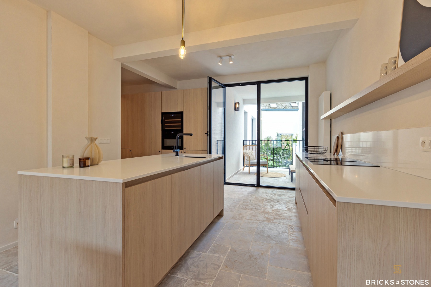 Trendy 2 slaapkamer appartement met terras - foto 3