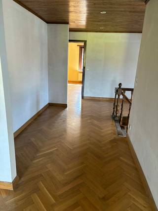 Huis te koop Mullem (oudenaarde)Deze ruime woning is gelegen op een perceel van maar liefst 1.570 m² en biedt een prachtig, wijds uitzicht in het...