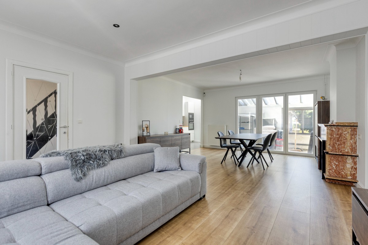 Instapklare starterswoning met 3 slks, tuin en garage op toplocatie! - foto 4