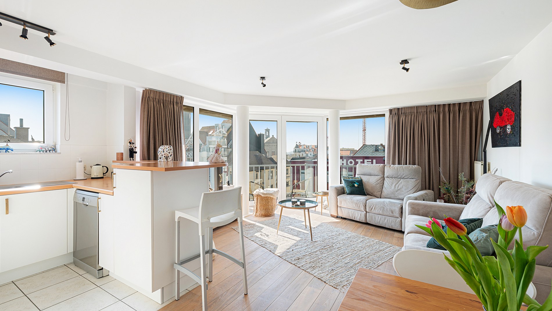 Zonnig hoekappartement met 2 slpks. te koop - foto 2