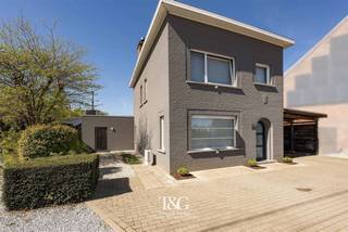 Info &amp; Visit: 0476 67 17 56 - Voor de beschrijving en de wettelijke informatieplicht (art.5.2.6 VCRO en Watertoets, EPC, EPC-nummer,…) verwijzen we naar de advertentie op de website van Titeca &amp; Geelen Vastgoedpartners te bereiken via - https://www.tgvastgoed.be/- waar u ook andere interessante panden kan terugvinden. De inhoud van deze advertentie valt onder de uitsluitende aansprakelijkheid en verantwoordelijkheid van Titeca &amp; Geelen Vastgoedpartners, Cédric Geelen BIV 510 764, die ons deze advertentie heeft aangeleverd. Klachten of opmerkingen over de inhoud dienen rechtstreeks aan Titeca &amp; Geelen Vastgoedpartners kenbaar gemaakt worden via e-mail: - info@tgvastgoed.be -***xxxINW-Titeca&amp;Geelen-