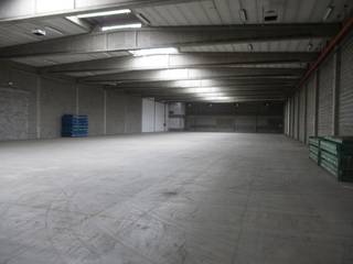 Magazijn van 1.152 m² en kantoren van in totaal 288m². Op deze logistieke site staan verschillende magazijnen te huur, met oppervlaktes vanaf...