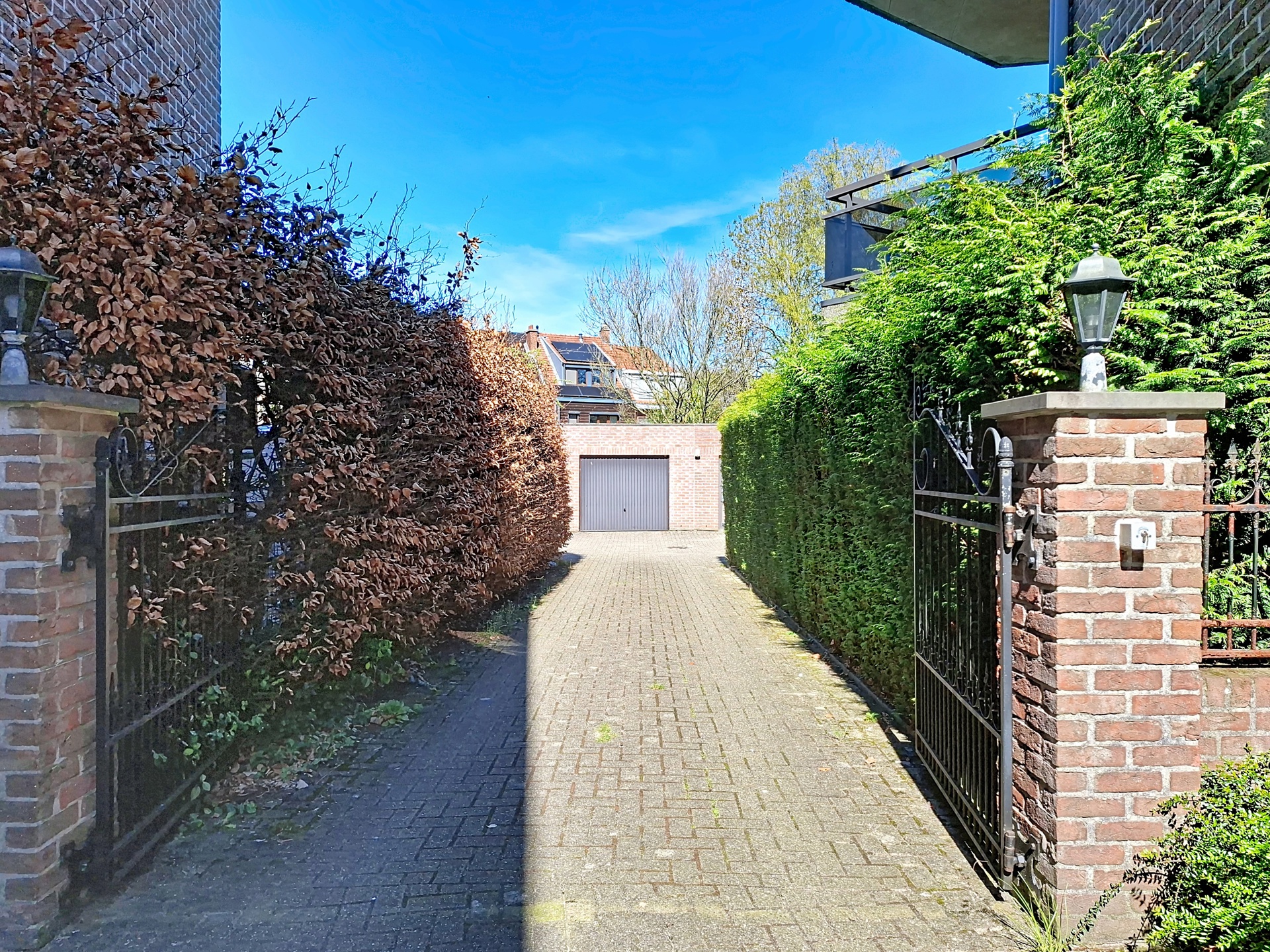 Gerenoveerd appartement met tuintje en garagebox. - foto 4