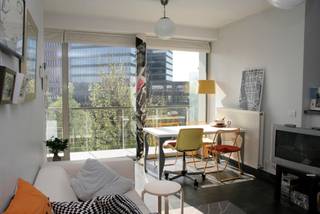 Instapklaar 1-slaapkamerappartement met zicht op het waterMOBISCORE: 9,5/10EPC-SCORE: BBen je op zoek naar een lichtrijk appartement op een rustige...