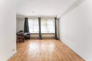 KIJKDAG zaterdag 29/06 van 9u30 tot 10u30! Dit uitstekend gelegen appartement bevindt zich op een strategische locatie in Roeselare, vlakbij het...