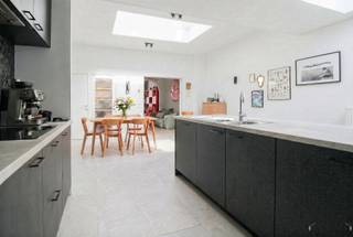 <h3><span>Attractive house full of character in a quiet location near the center of Lier</span></h3><p><span>This fully renovated closed building, located in Lier, combines contemporary living comfort with authentic charm. The house was thoroughly renovated in 2022-2023 with an eye for quality, durable materials and the preservation of characteristic elements.</span></p><p><span>With a plot size of 182 m², a frontage width of 5 meters and a favorable southeast orientation, you will enjoy optimal light and sun in the pleasant garden with terrace.</span></p><p><span>On the ground floor there is an entrance hall, a spacious and bright living room, an open equipped kitchen, a practical storage room with connections for washing machine and dryer and a separate guest toilet. From the kitchen you have access to the pleasantly landscaped garden.</span></p><p><span>The second floor comprises a spacious bedroom and a comfortable bathroom. On the second floor there are two more full bedrooms and a night hall, making the property ideal for families or those who want extra space for an office or hobby room.</span></p><p><span>The home is located on a particularly quiet street, while downtown Lier, stores, schools and public transportation are a short distance away.</span></p><p><span>Benefits of this property:</span></p><ul><li><span>Fully renovated in 2022-2023 </span></li><li><span>EPC score B (energy efficient) </span></li><li><span>Electrical installation in accordance with current regulations </span></li><li><span>Asbestos free </span></li><li><span>3 bedrooms </span></li><li><span>Southeast facing garden with terrace </span></li><li><span>High quality finishing and materials </span></li><li><span>Characterful elements combined with modern comfort </span></li><li><span>Quiet location near the center of Lier </span></li></ul><p><span> </span></p><p><span>A ready to move in home where authenticity, quality and energy efficiency come together perfectly in an excellent location in Lier.</span></p><p><span> </span></p><p><span>Info: Nicki, 0496 02 35 68, nf@janssenenjanssen.be</span></p>