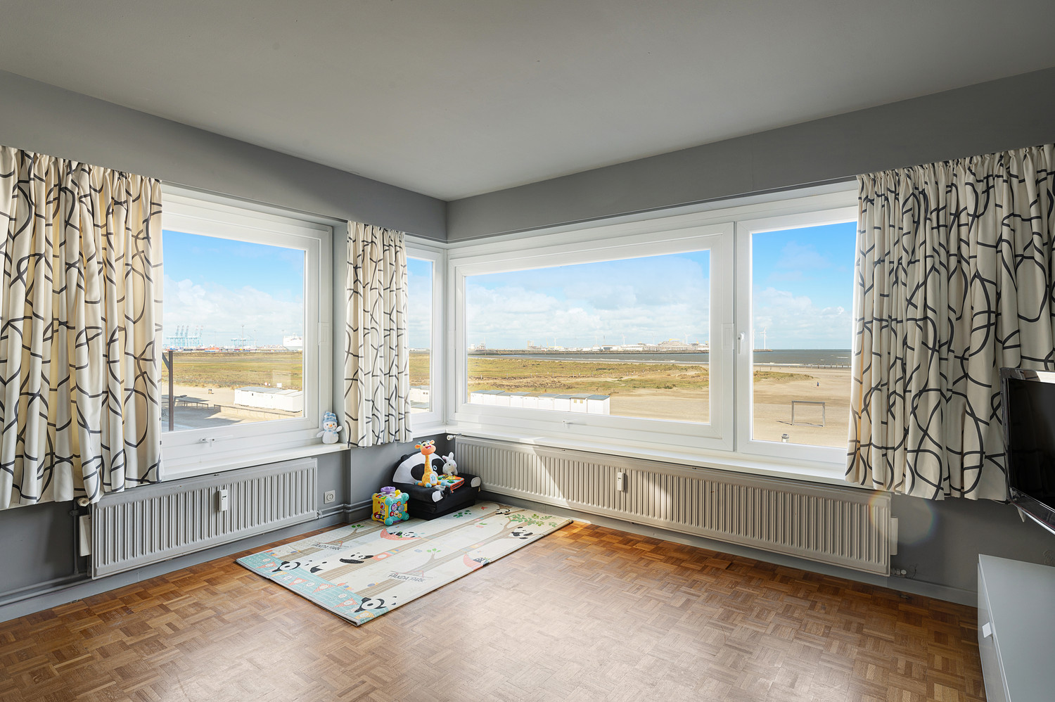 Hoekappartement met 2 slaapkamers en frontaal zeezicht - foto 4
