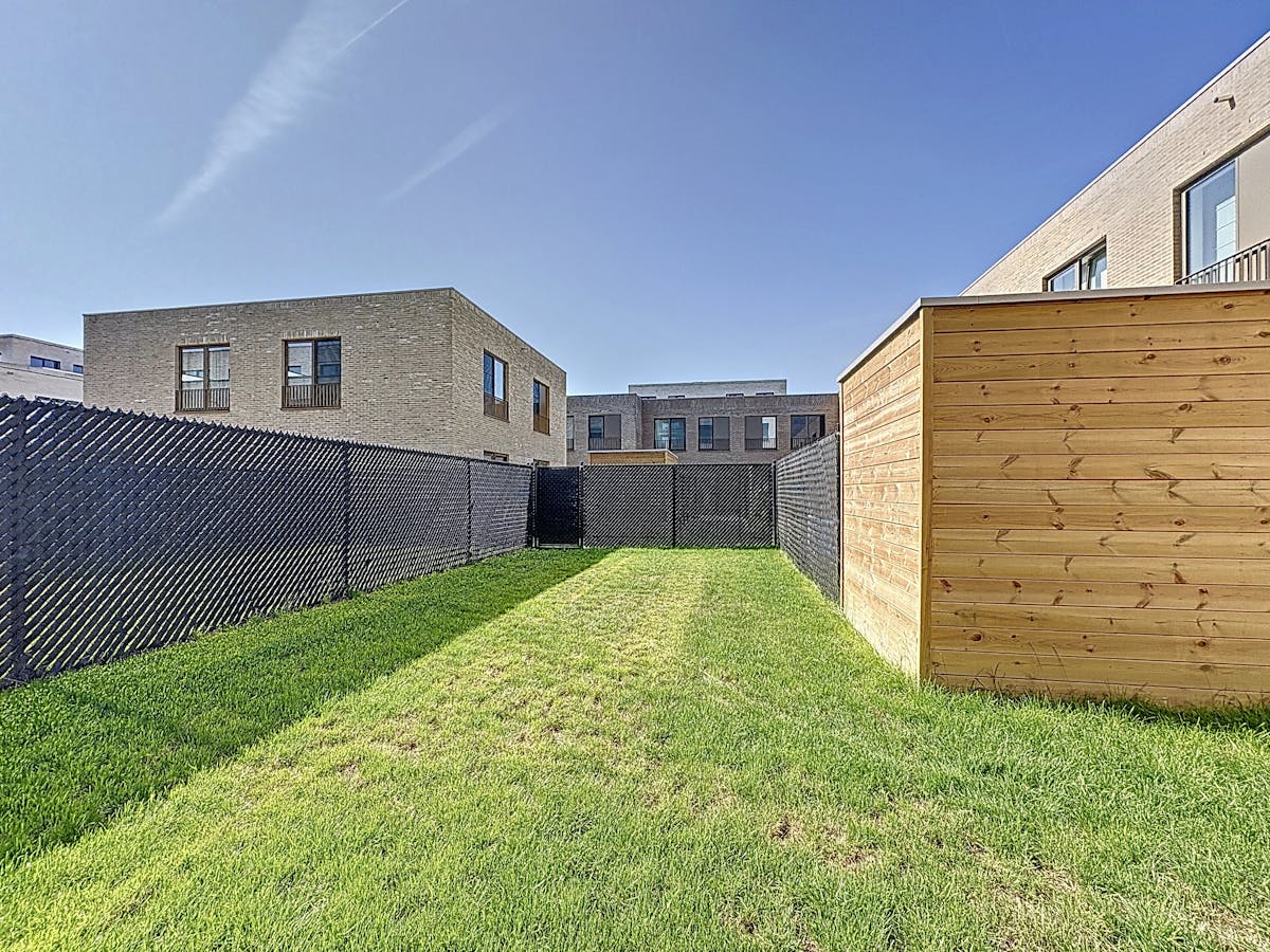 Gelijkvloers BEN-appartement met tuin te huur op Linkeroever - foto 1