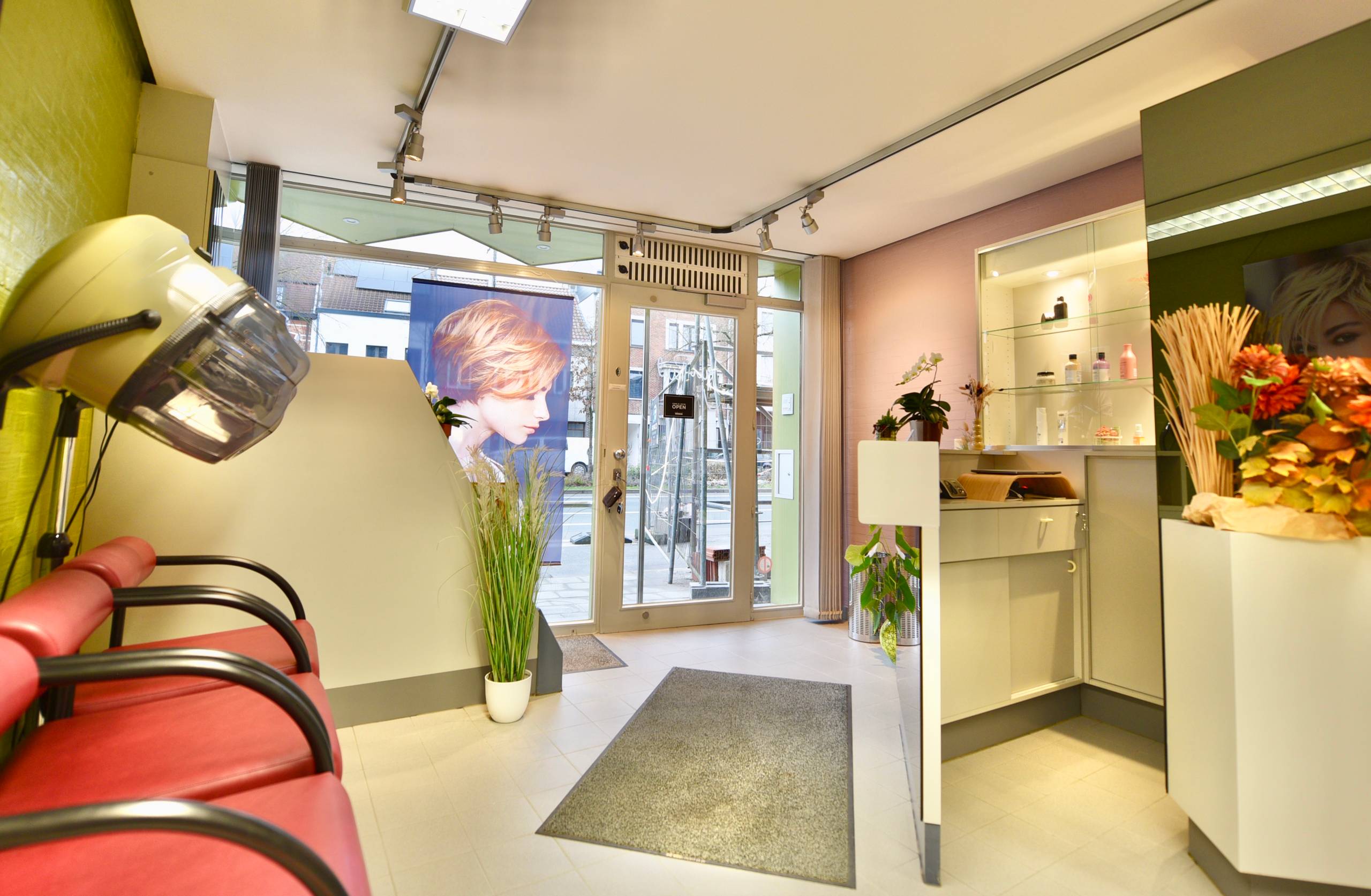 Woning met handelsgelijkvloers, 2 slpk, terras en garage* - Bieden vanaf 250.000 EUR** - foto 5