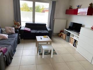 <strong>Duplex appartement met terras en carport.</strong><br /><br />In een rustige en aangename omgeving te Begijnendijk bevindt zich dit <strong>duplex appartement</strong>, ideaal voor comfortabel en praktisch wonen.<br /><br />Het appartement beschikt over een<strong> inkomhal, een lichtrijke leefruimte met open keuken, een badkamer, twee slaapkamers, een zolderberging </strong>en een aangenaam <strong>terras </strong>dat rechtstreeks aansluit op het appartement.<br /><br />Verder is er een <strong>carport met fietsenberging</strong> inbegrepen, wat zorgt voor extra comfort en veilige opbergruimte.<br /><br /><strong>Beschikbaar vanaf 1 juli 2026.</strong><br /><br /><strong>Interesse in een bezoek of meer informatie?</strong><br />Neem gerust contact met ons op:<br />📞 0473/33 33 33<br />✉️ philip@wijns.be<br /> 