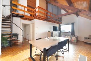 LAEKEN, quartier Pagodes, au 3ème étage d'un immeuble construit en 1979, charmant duplex de ± 140m² habitables avec terrrasse.Au 3ème étage : *...